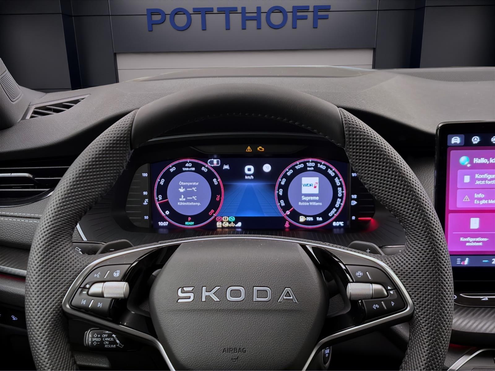 Skoda Octavia COMBI SPORTLINE DSG AHK PANO STANDH DCC pACC HoD MATRIX