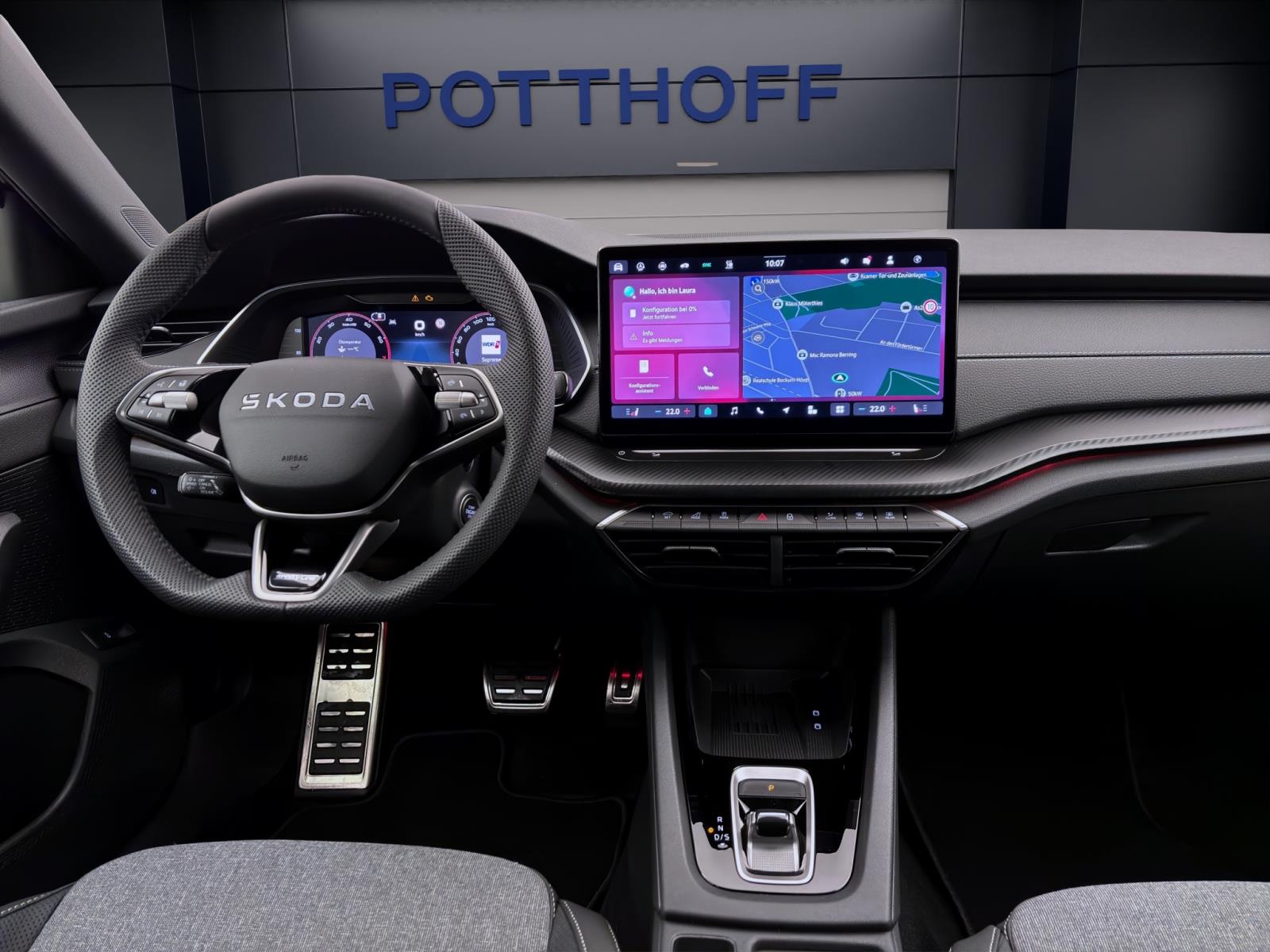Skoda Octavia COMBI SPORTLINE DSG AHK PANO STANDH DCC pACC HoD MATRIX