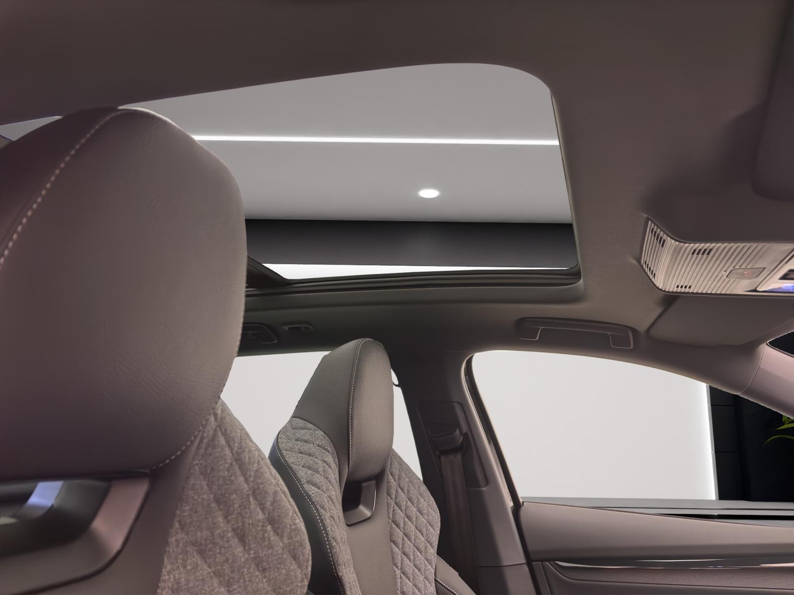 Skoda Octavia COMBI SPORTLINE DSG AHK PANO STANDH DCC pACC HoD MATRIX