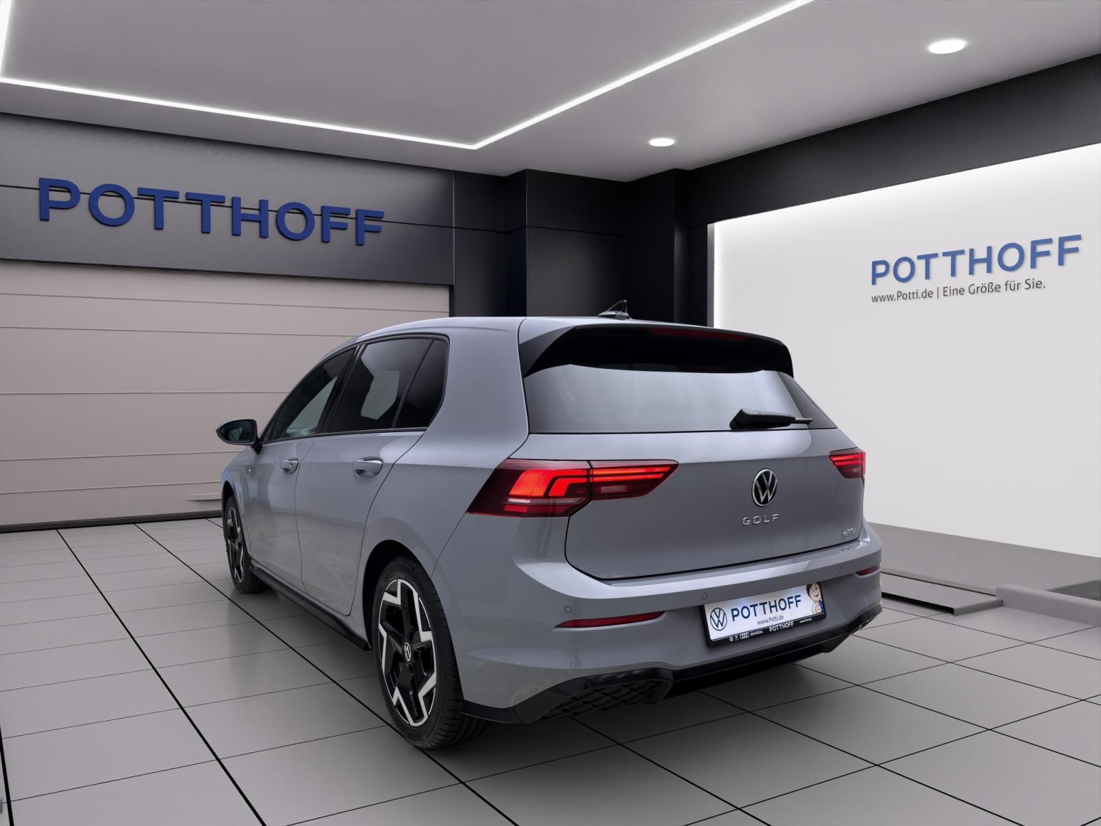 Volkswagen Golf 1.5 eTSI DSG R-LINE NAVI ACC HuD