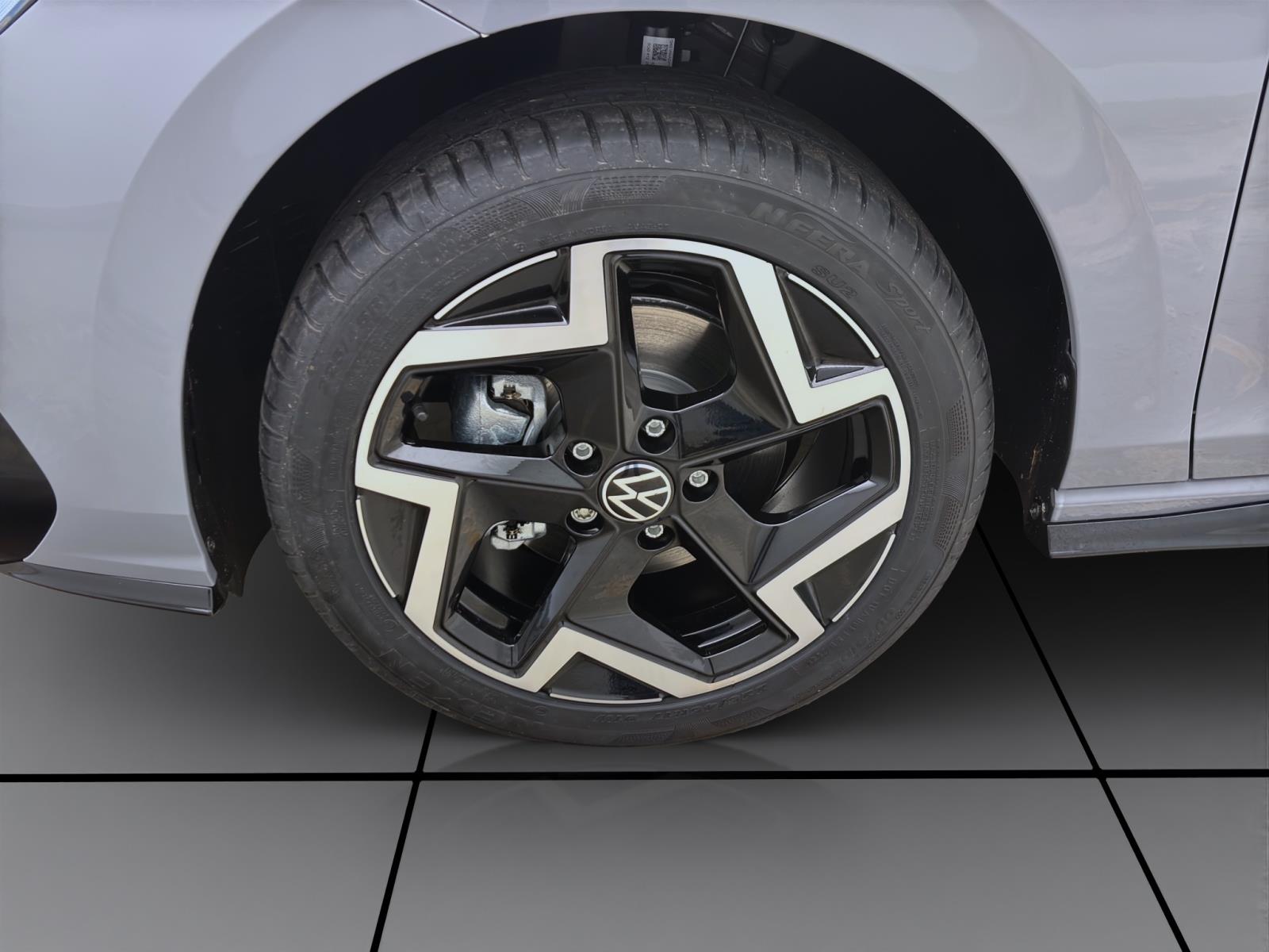 Volkswagen Golf R-Line 1.5 eTSI DSG