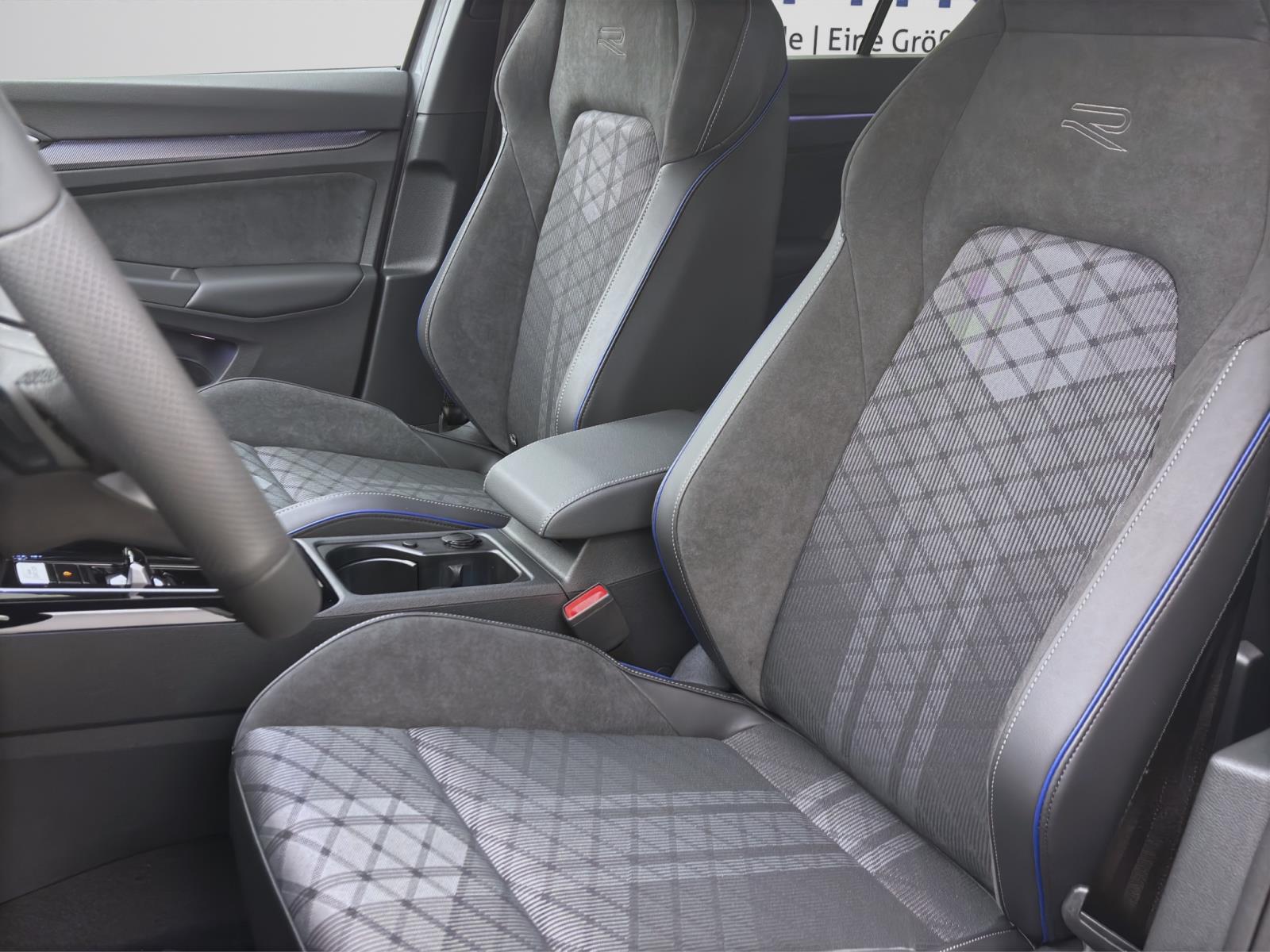 Volkswagen Golf R-Line 1.5 eTSI DSG