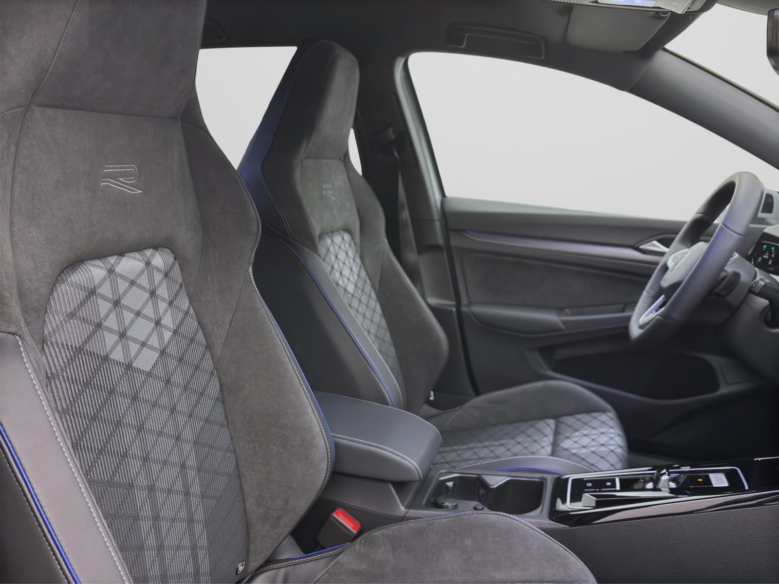 Volkswagen Golf R-Line 1.5 eTSI DSG