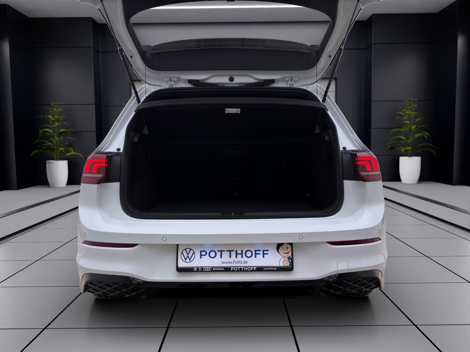 Volkswagen Golf 1.5 eTSI DSG R-LINE NAVI ACC HuD