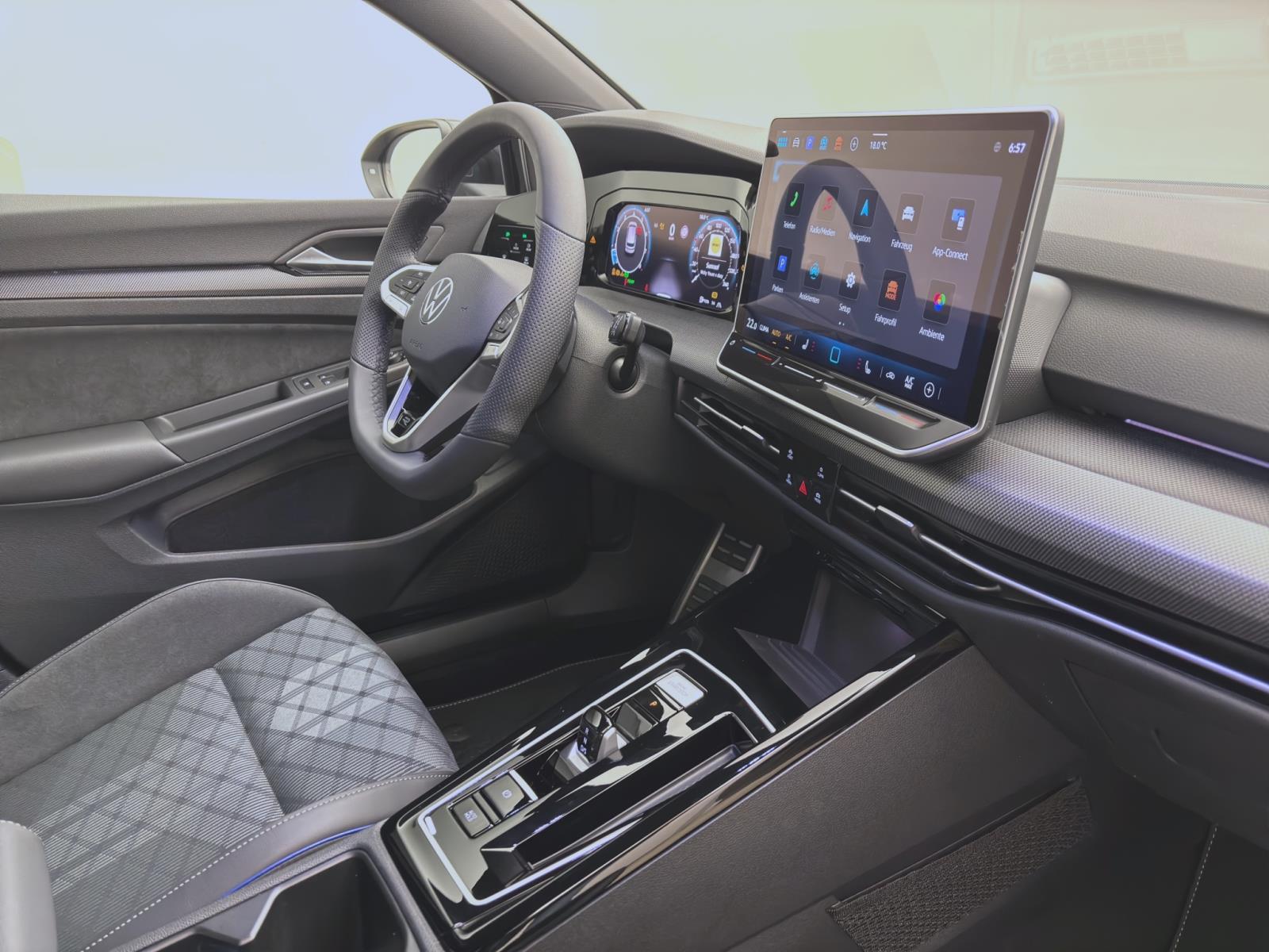 Volkswagen Golf R-Line 1.5 eTSI DSG