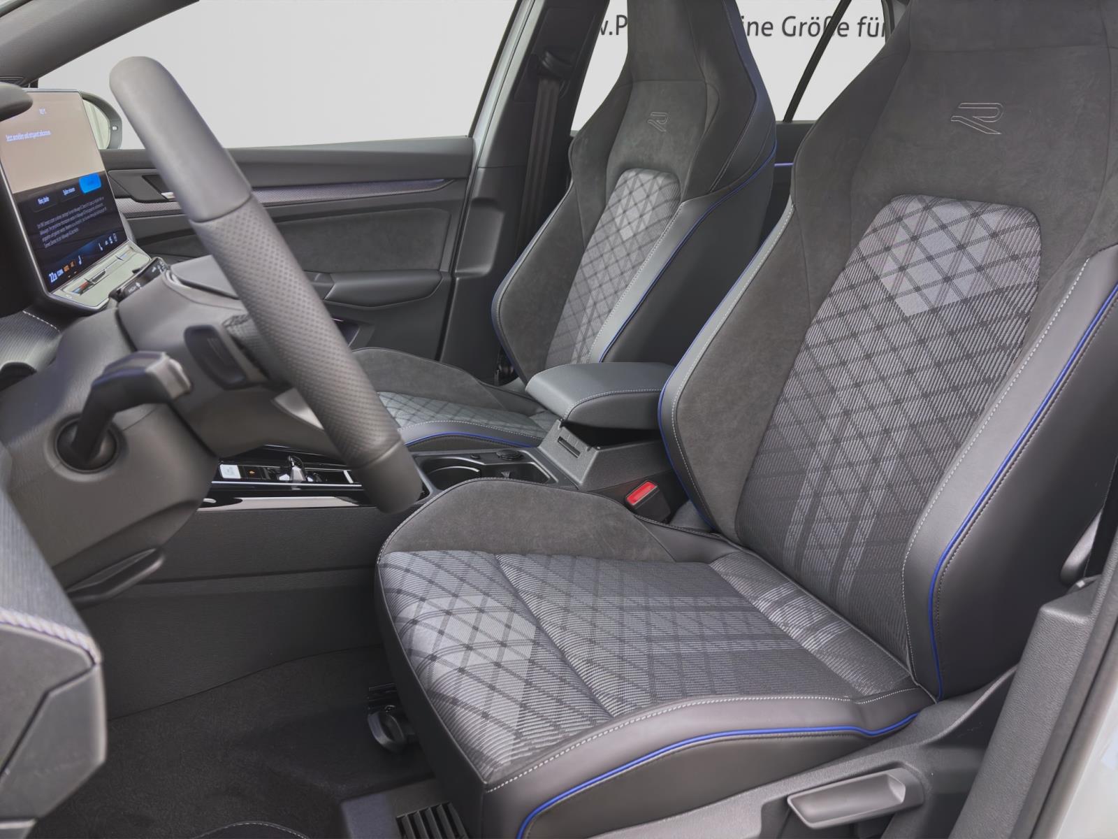 Volkswagen Golf 1.5 eTSI DSG R-LINE NAVI ACC HuD