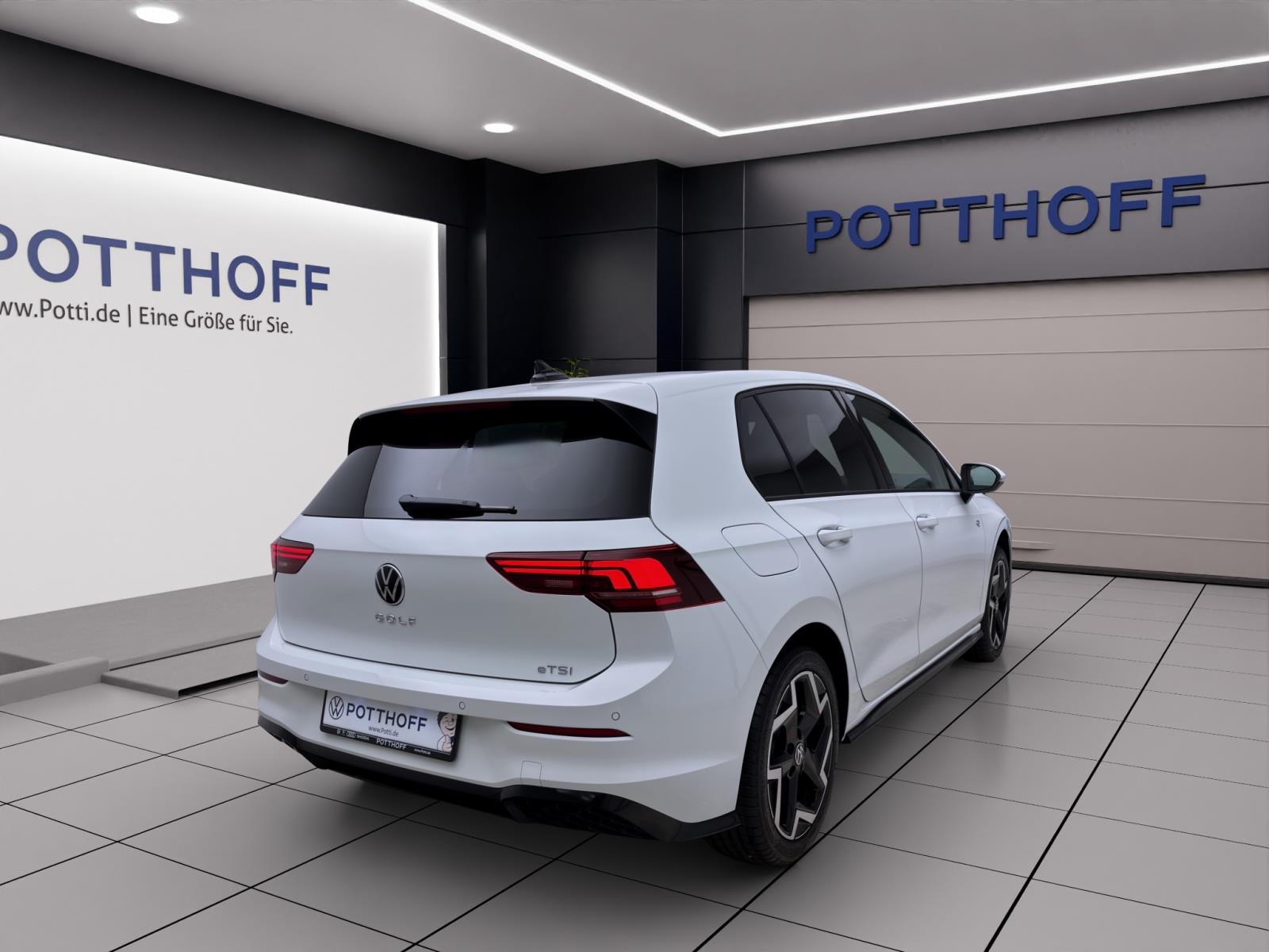 Volkswagen Golf 1.5 eTSI DSG R-LINE NAVI ACC HuD