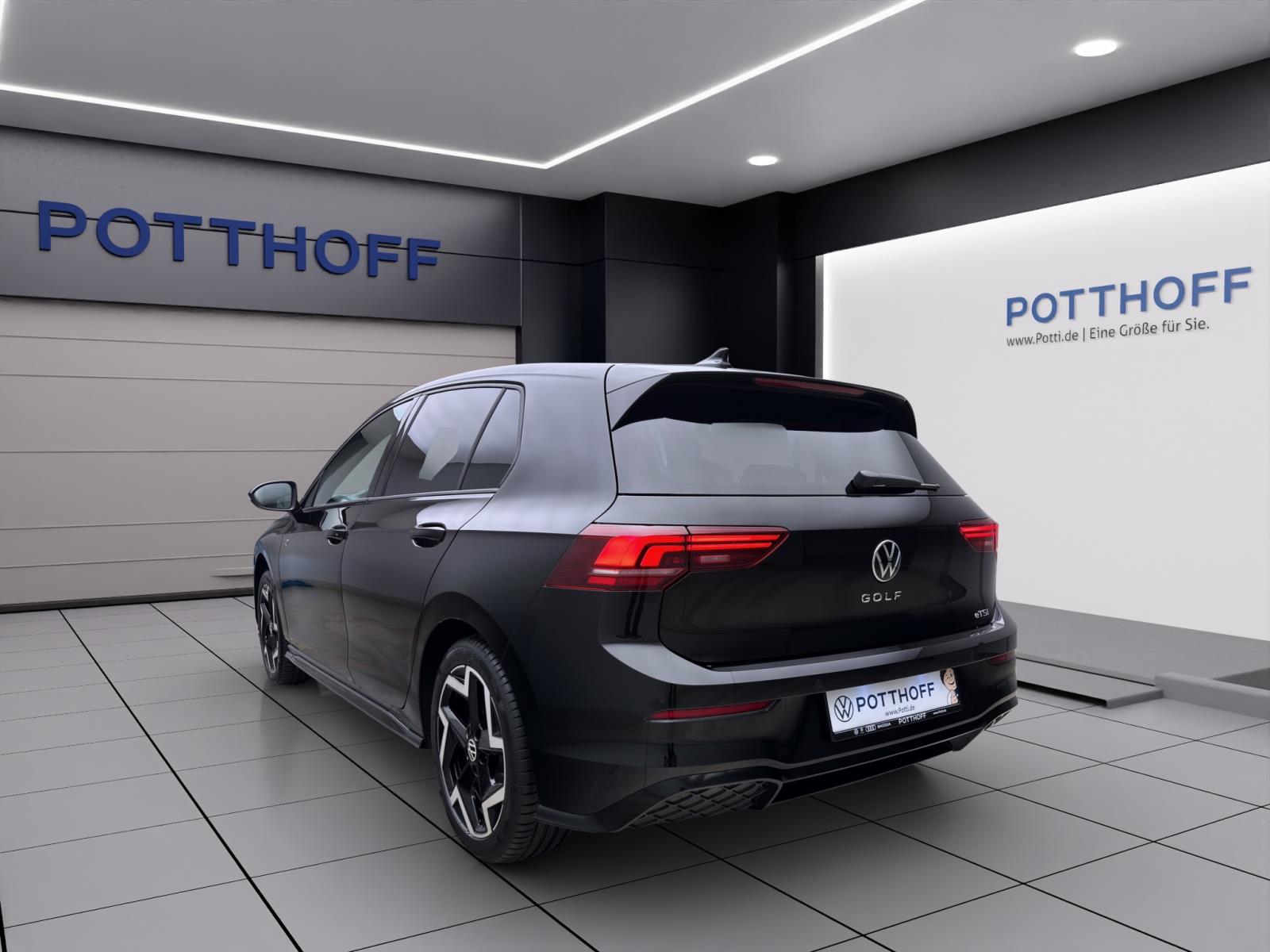 Volkswagen Golf 1.5 eTSI DSG R-LINE NAVI ACC HuD