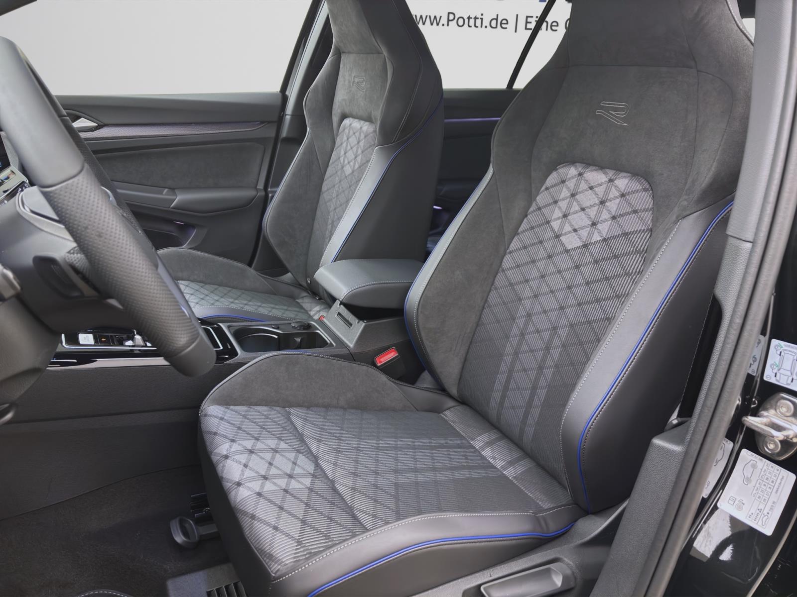 Volkswagen Golf 1.5 eTSI DSG R-LINE NAVI ACC HuD