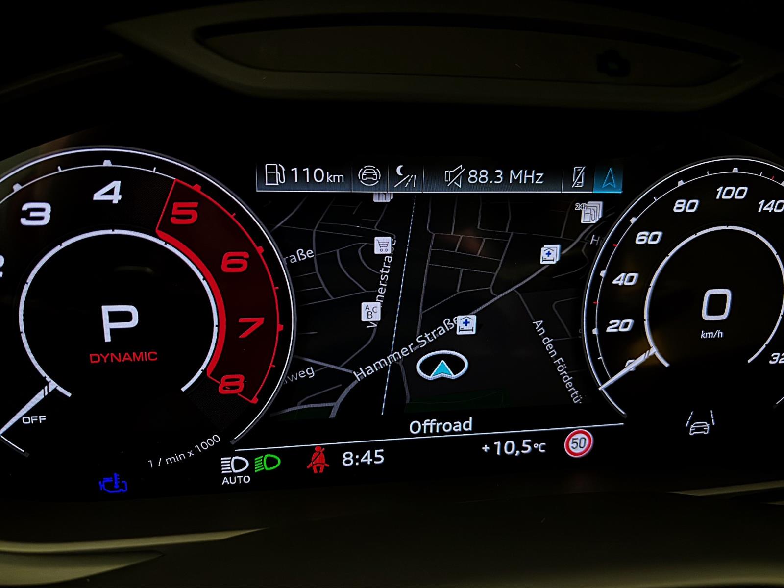Audi RSQ8 SUV performance 471(640) kW(PS) tiptronic