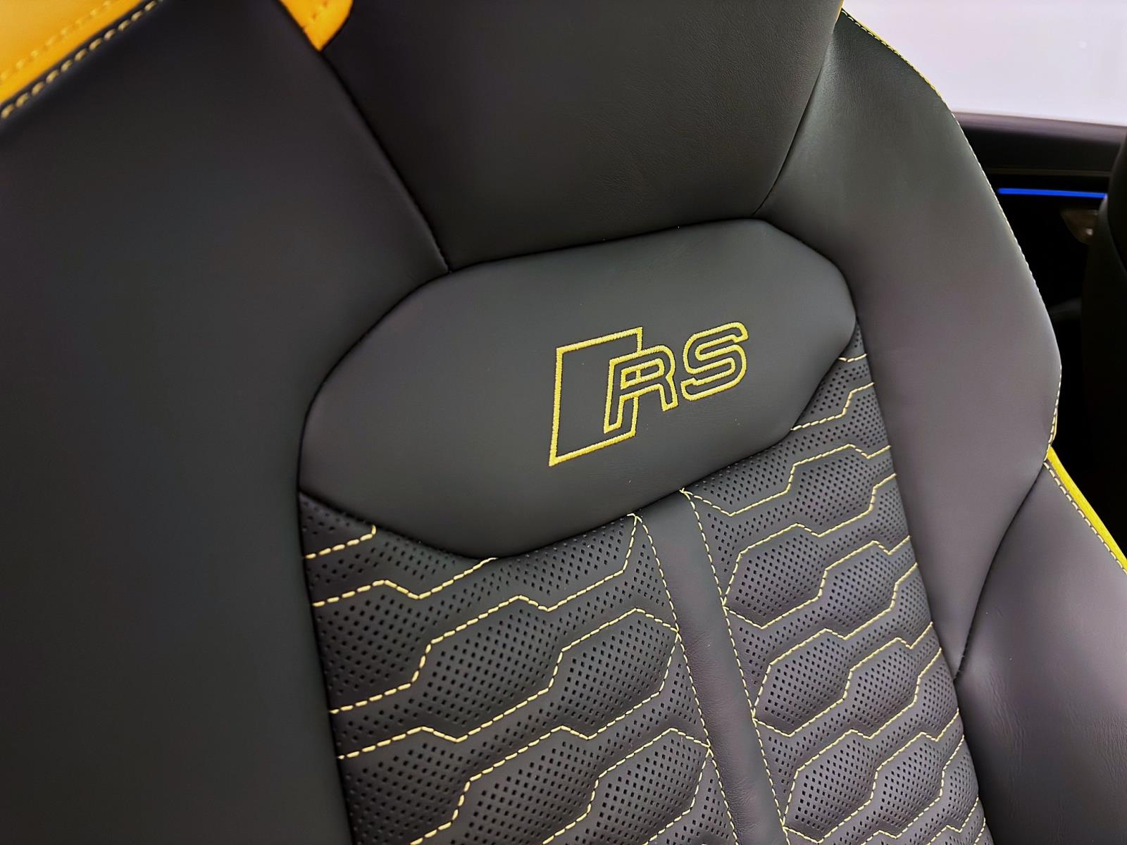 Audi RSQ8 SUV performance 471(640) kW(PS) tiptronic