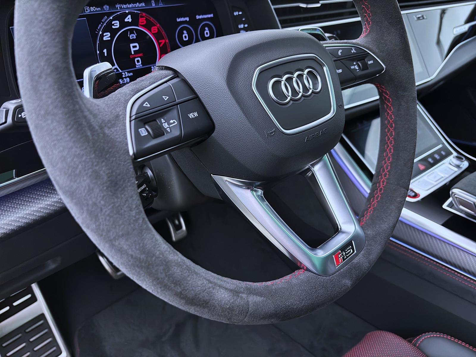 Audi RSQ8 SUV performance 471(640) kW(PS) tiptronic