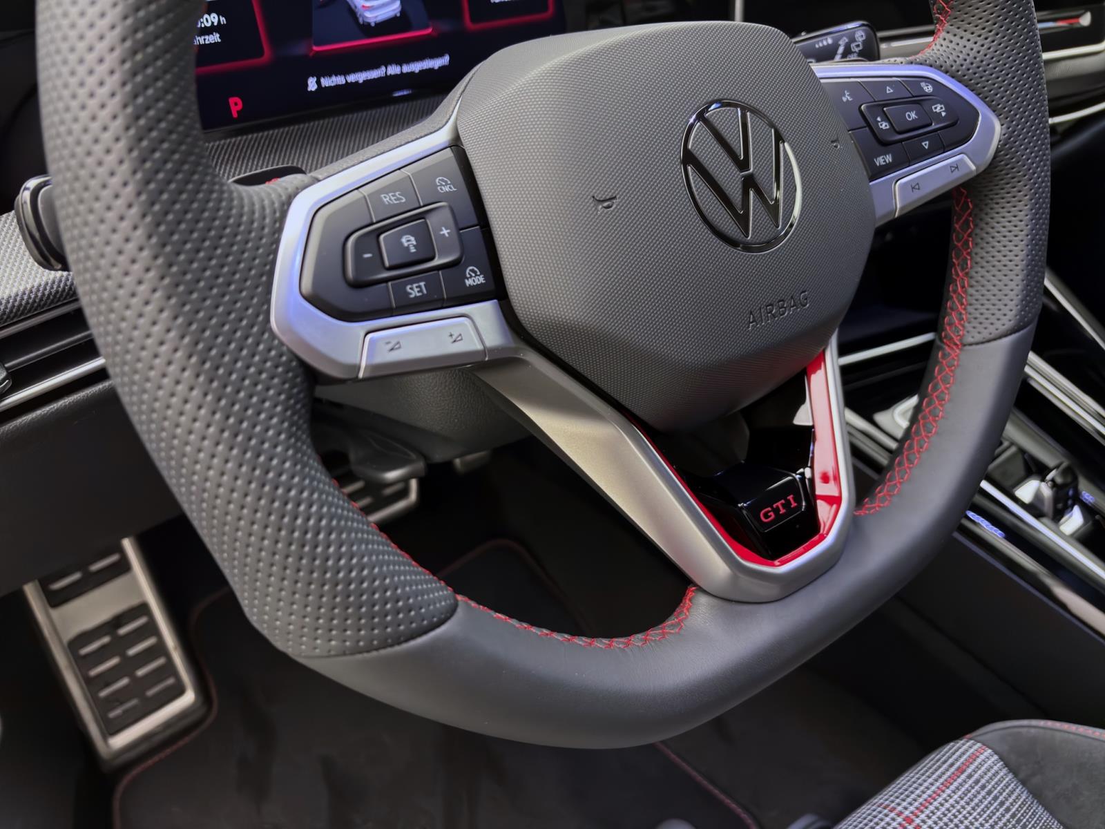 Volkswagen Golf GTI LED+ KAMERA NAVI HuD