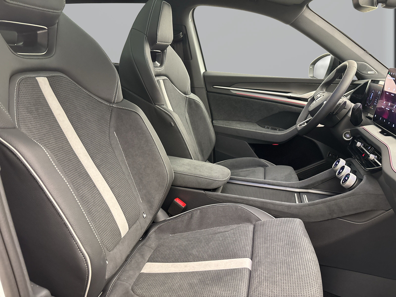 Skoda Kodiaq SPORTLINE 4X4 AHK STANDH PANO 20 360° HEAD-UP CANTON ACC