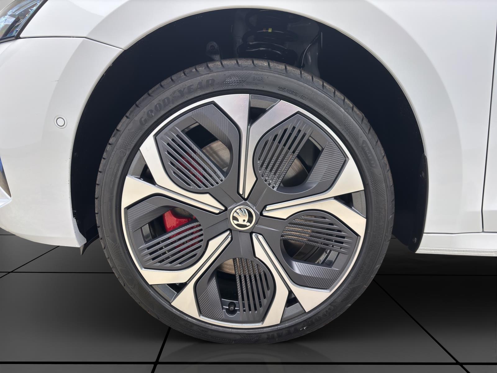 Skoda Octavia COMBI RS AHK 360° DCC 19 CANTON HEAD-UP ASSISTENZ+