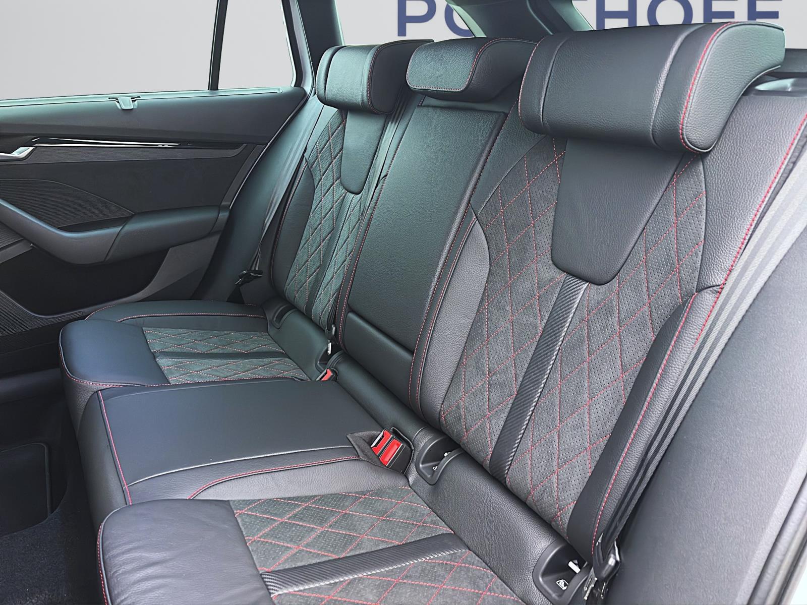 Skoda Octavia COMBI RS AHK 360° DCC 19 CANTON HEAD-UP ASSISTENZ+
