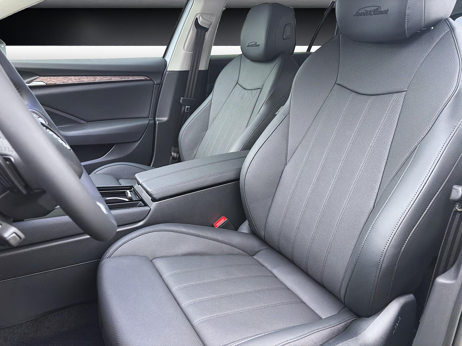 Skoda Superb COMBI iV L&K AHK NAV DCC CANTON 18 KAM MATRIX