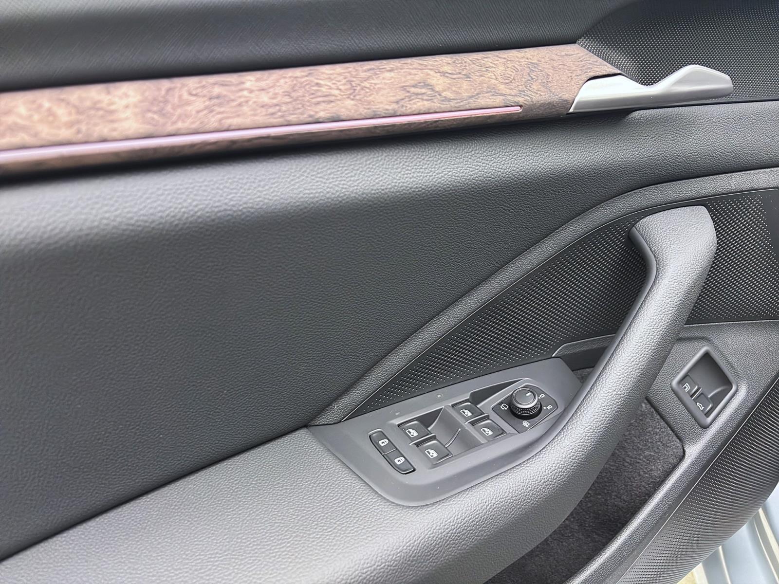Skoda Superb COMBI iV L&K AHK NAV DCC CANTON 18 KAM MATRIX