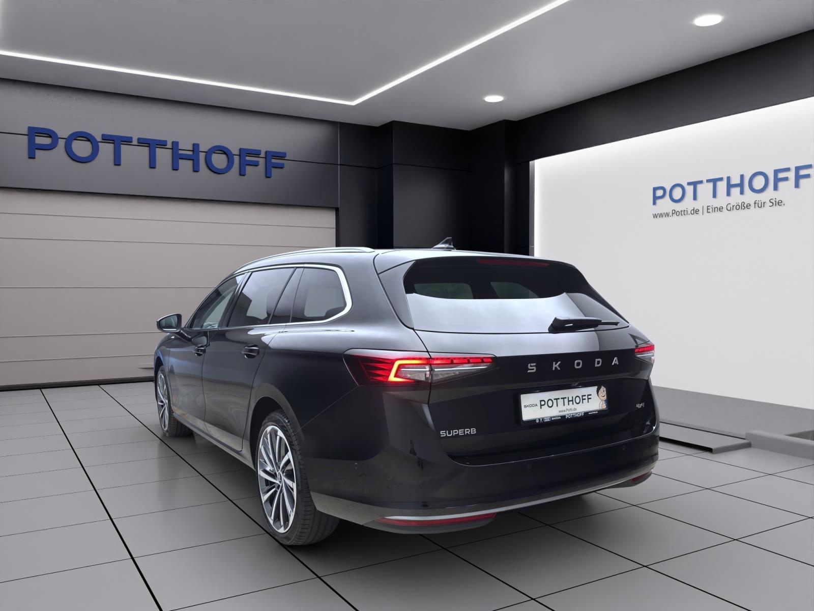 Skoda Superb COMBI L&K 4X4 AHK PANO STANDH 19NAV+ ASSISTENZ+