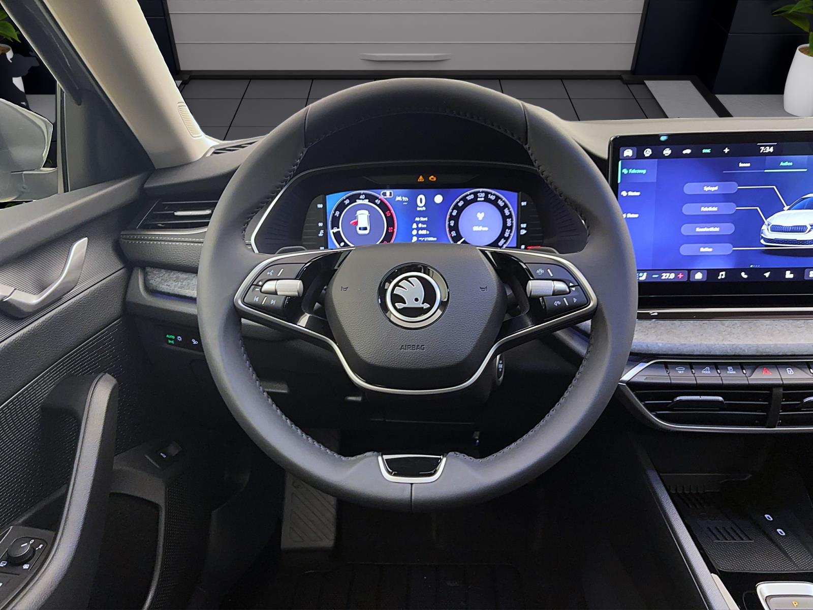 Skoda Octavia COMBI SELECTION AHK PANO 360° HEAD-UP NAV LICHT&SICHT+