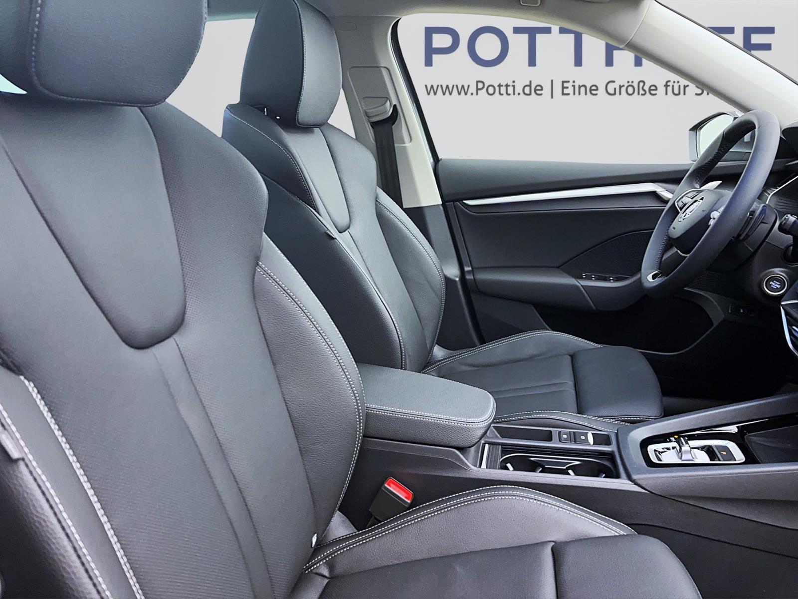 Skoda Octavia COMBI SELECTION AHK PANO 360° HEAD-UP NAV LICHT&SICHT+