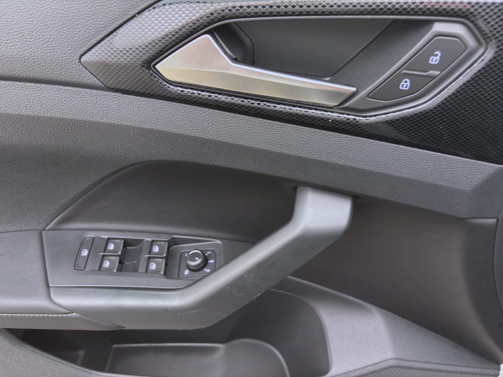 Volkswagen T-Cross 1.0 TSI R-LINE PDC MATRIX KAMERA KLIMA