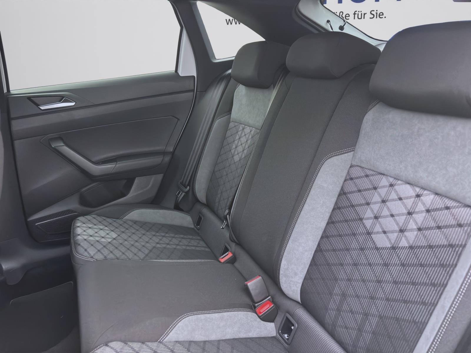 Volkswagen Taigo 1.0 TSI R-LINE PDC MATRIX KAMERA LM17