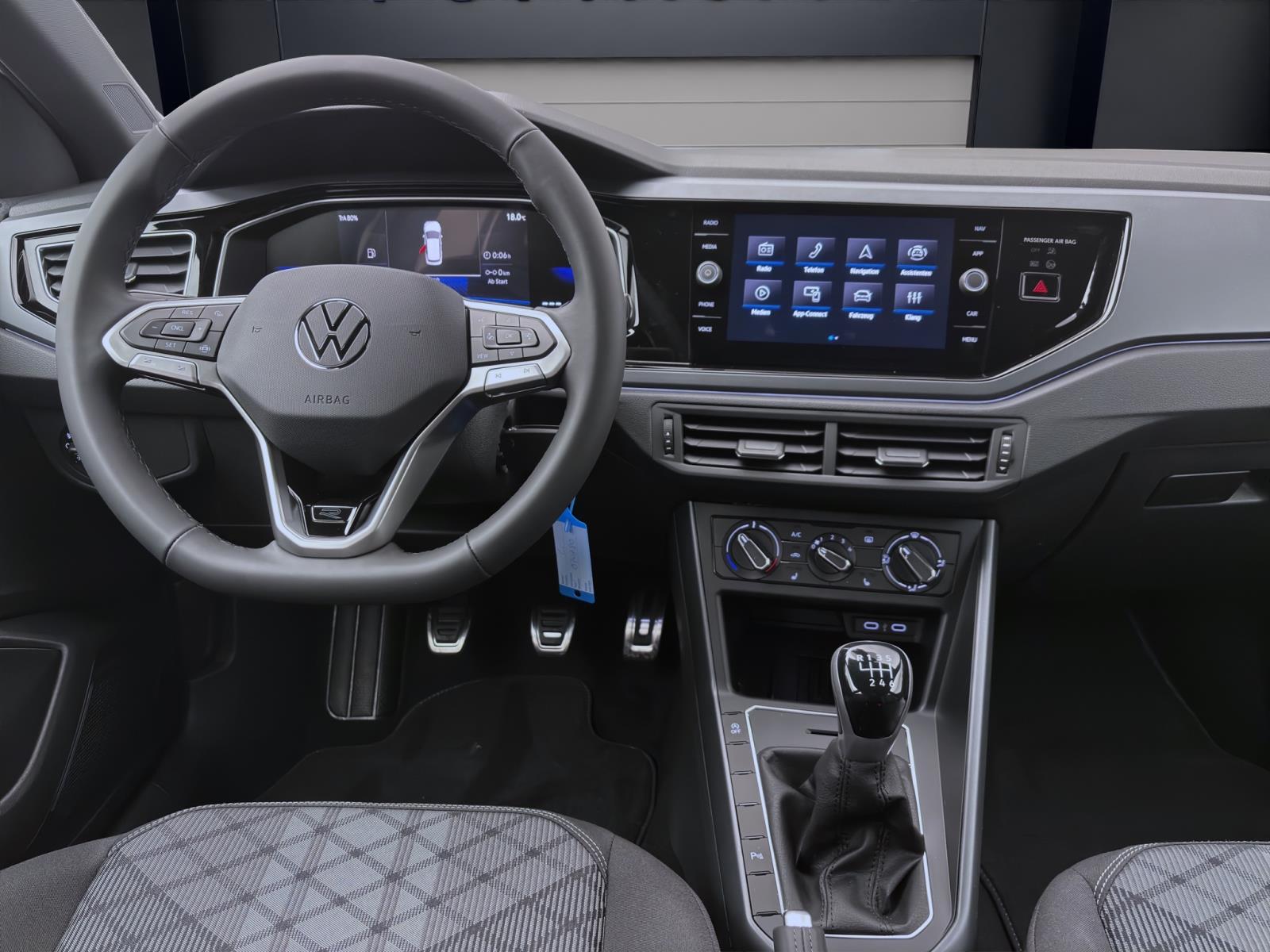 Volkswagen Taigo 1.0 TSI R-LINE PDC MATRIX KAMERA LM17