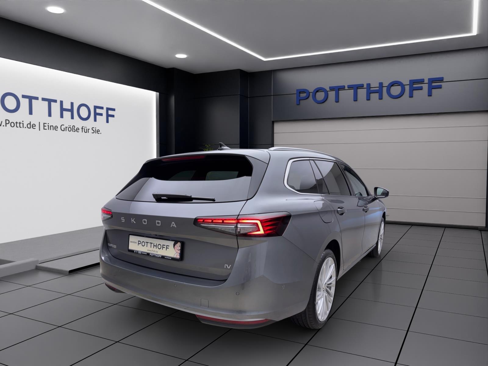 Skoda Superb COMBI iV L&K AHK PANO HEAD-UP CANTON 19 NAV ASSISTENZ+