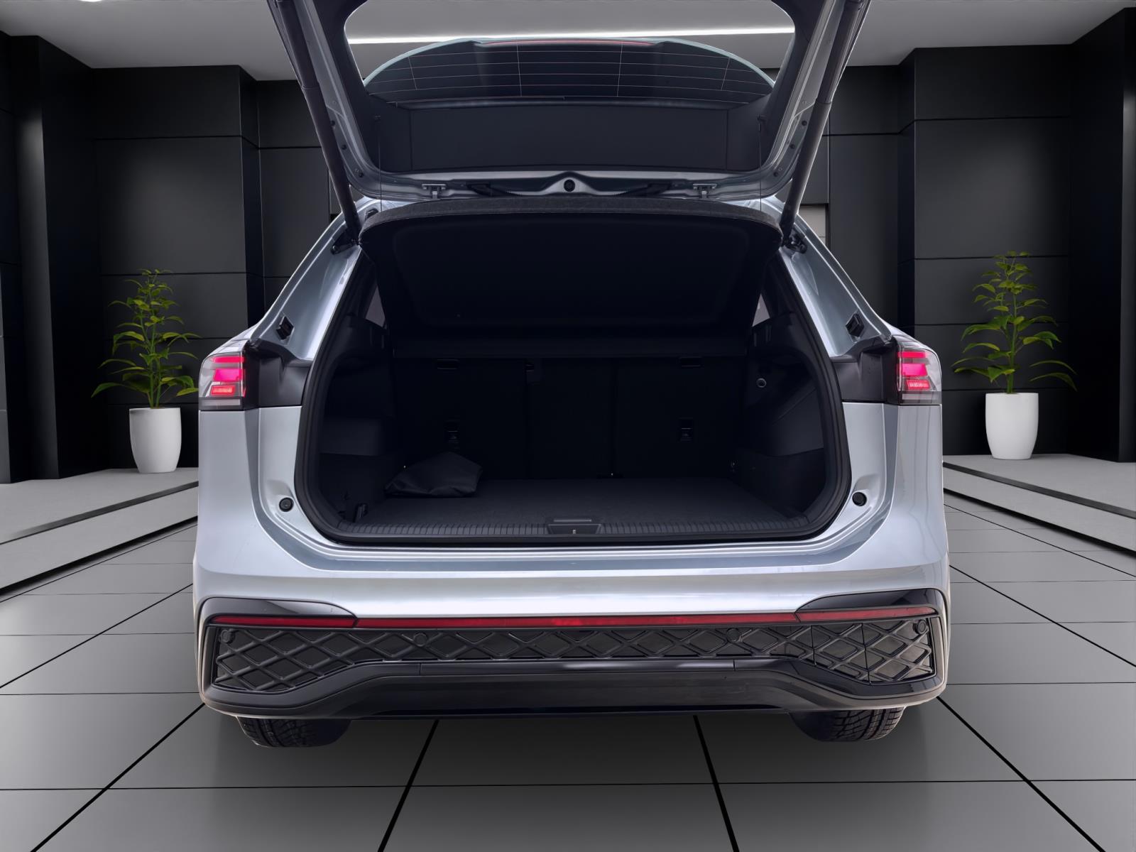 Volkswagen Tiguan 2.0 TDI DSG R-LINE NAVI AHK