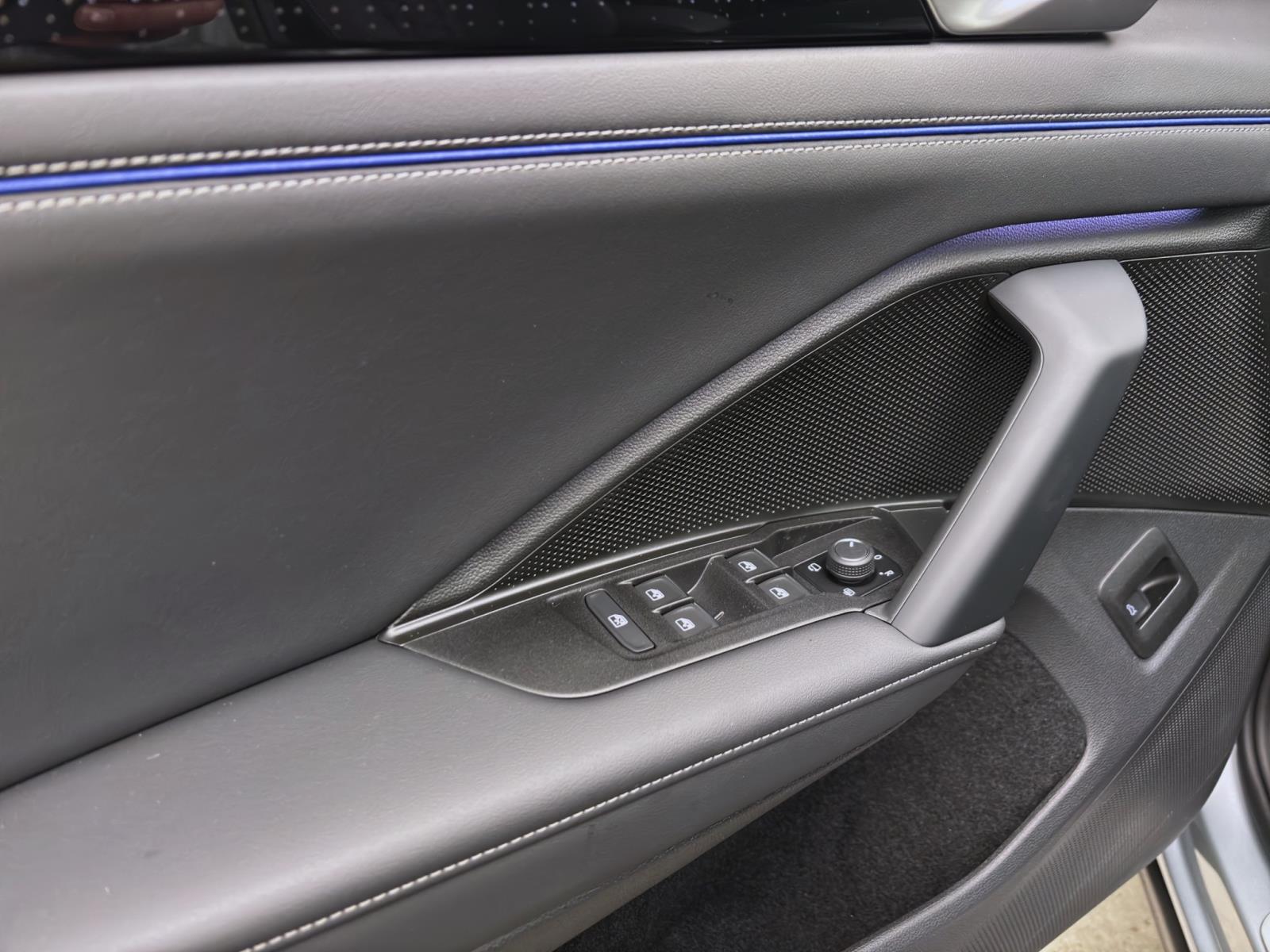 Volkswagen Tiguan 2.0 TDI DSG R-LINE NAVI AHK