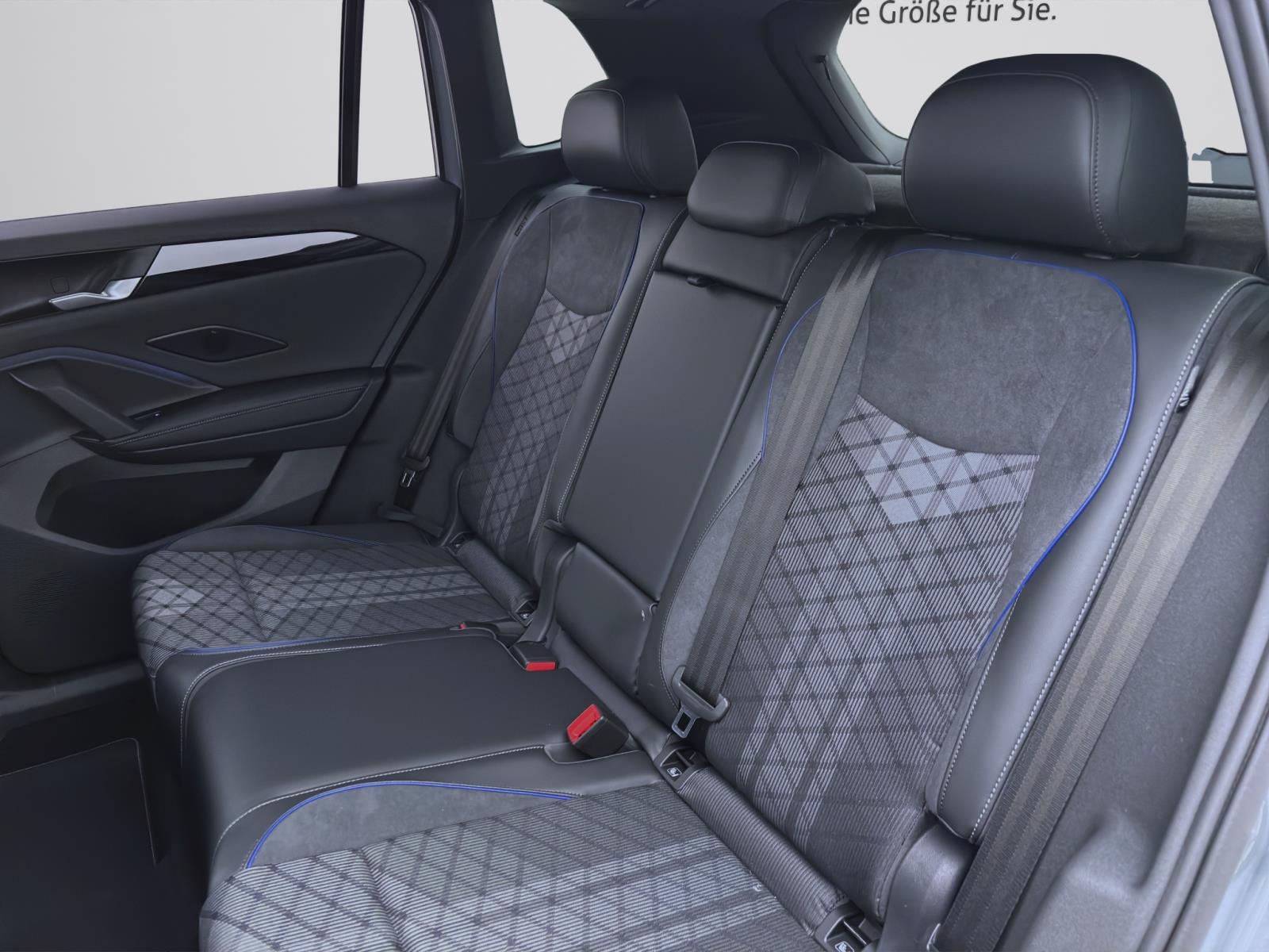 Volkswagen Tiguan 2.0 TDI DSG R-LINE NAVI AHK