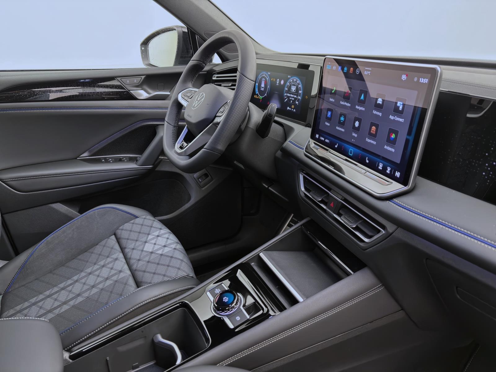 Volkswagen Tiguan 2.0 TDI DSG R-LINE NAVI AHK