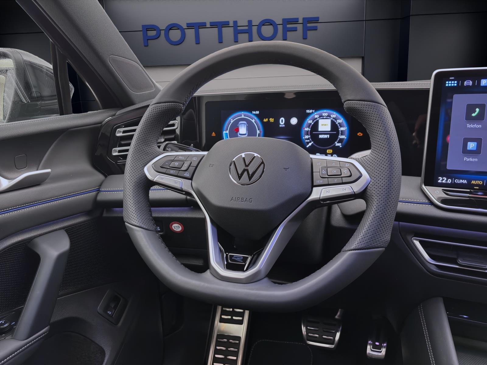 Volkswagen Tiguan 2.0 TDI DSG R-LINE NAVI AHK