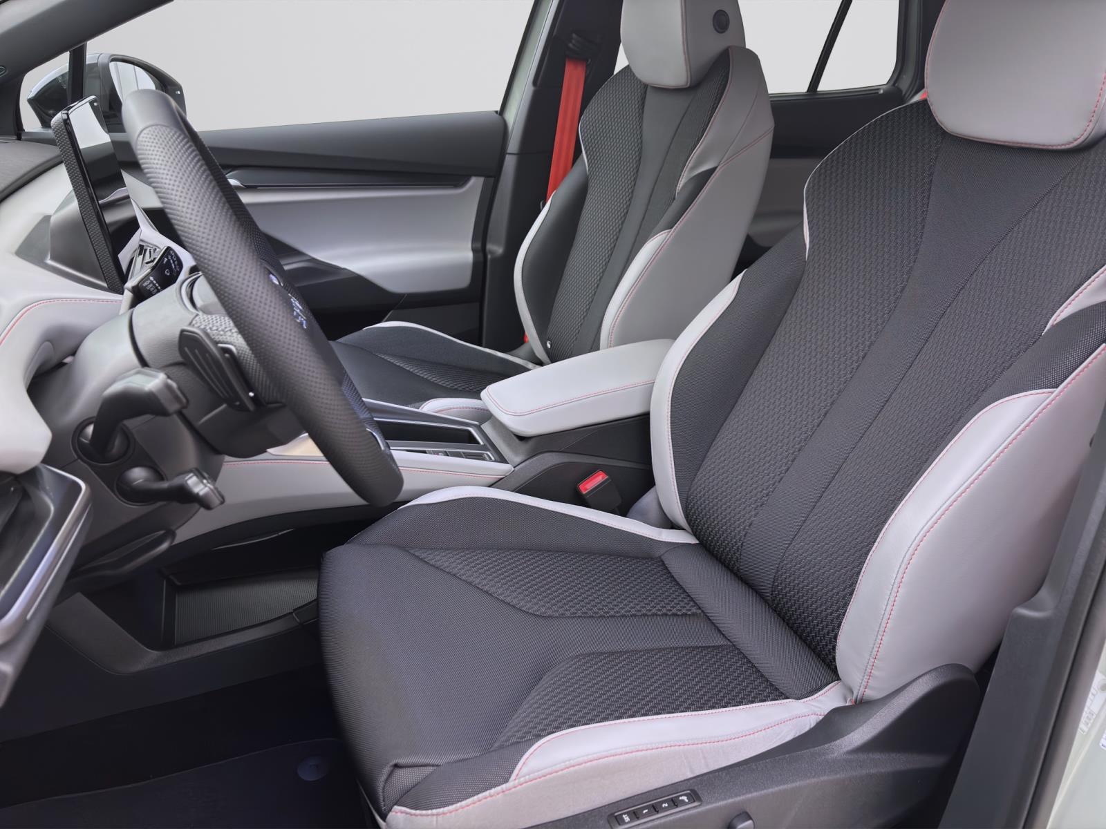 Skoda Elroq 85 FIRST EDITION MAXX AHK pACC 21 NAV WÄRMEP. MATRIX