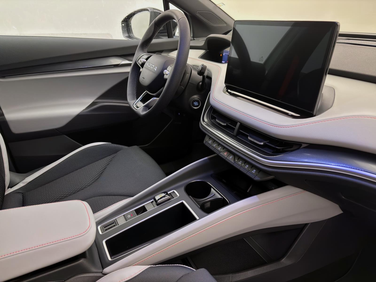 Skoda Elroq 85 FIRST EDITION MAXX AHK pACC 21 NAV WÄRMEP. MATRIX
