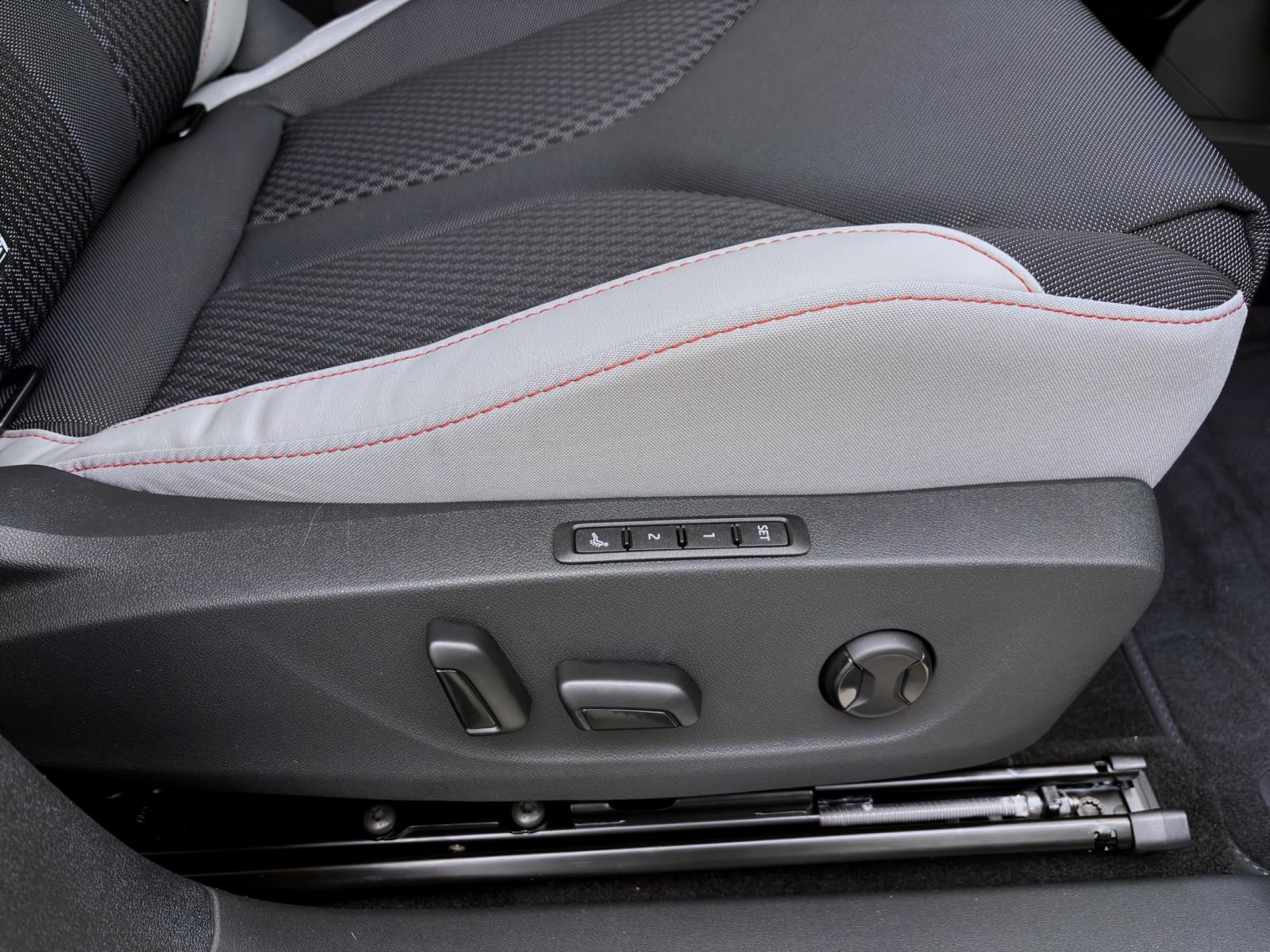 Skoda Elroq 85 FIRST EDITION MAXX AHK pACC 21 NAV WÄRMEP. MATRIX