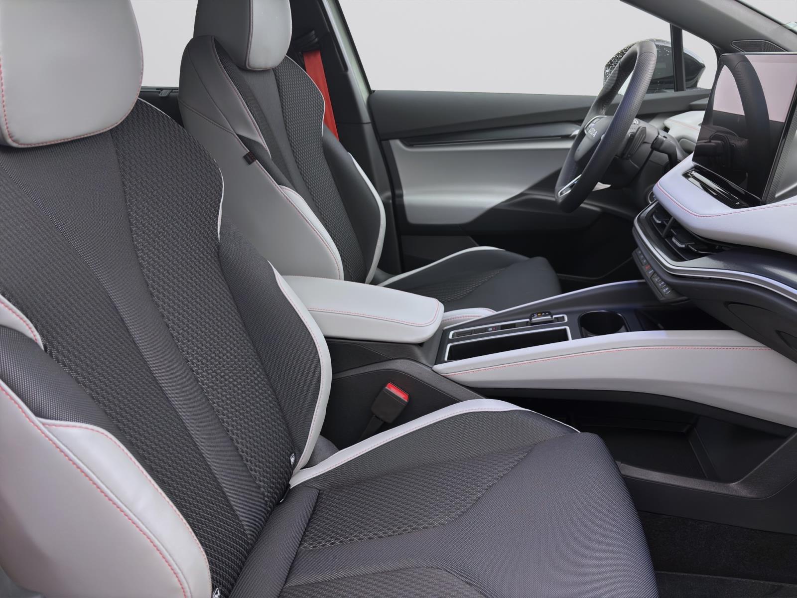 Skoda Elroq 85 FIRST EDITION MAXX AHK pACC 21 NAV WÄRMEP. MATRIX