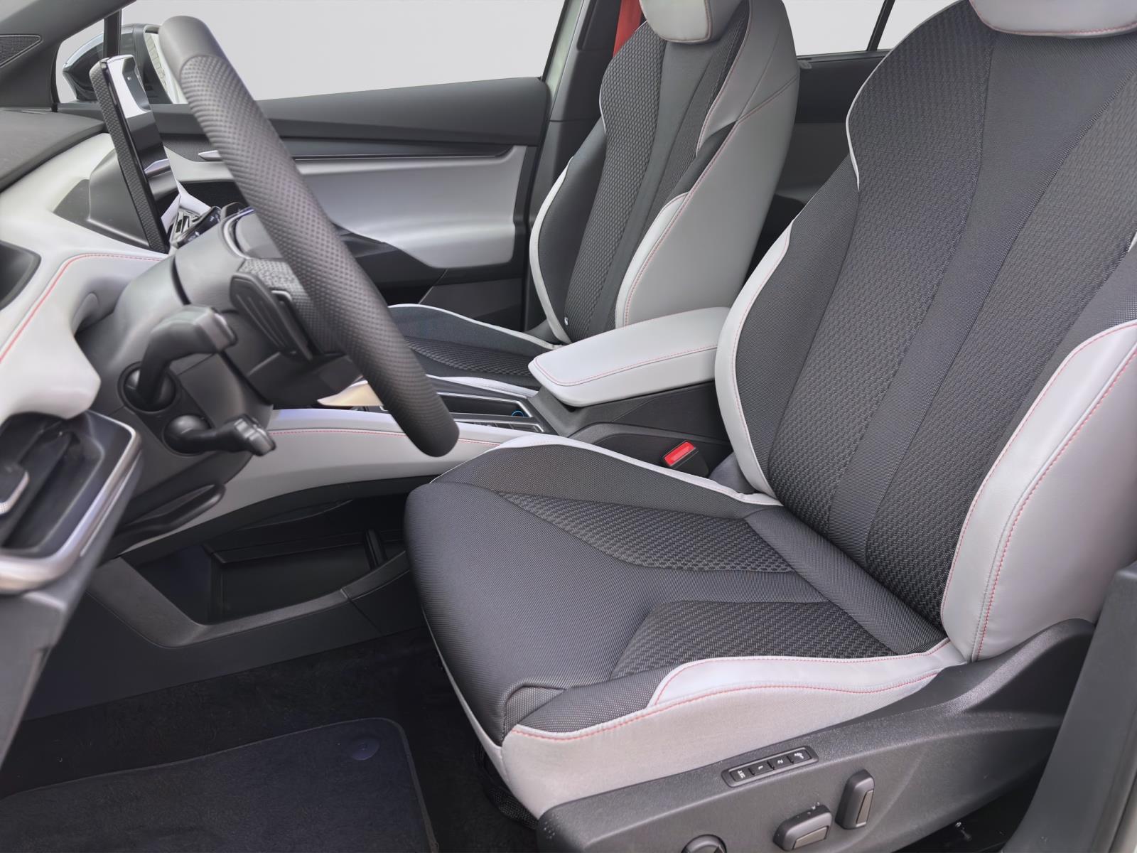 Skoda Elroq 85 FIRST EDITION MAXX AHK pACC 21 NAV WÄRMEP. MATRIX