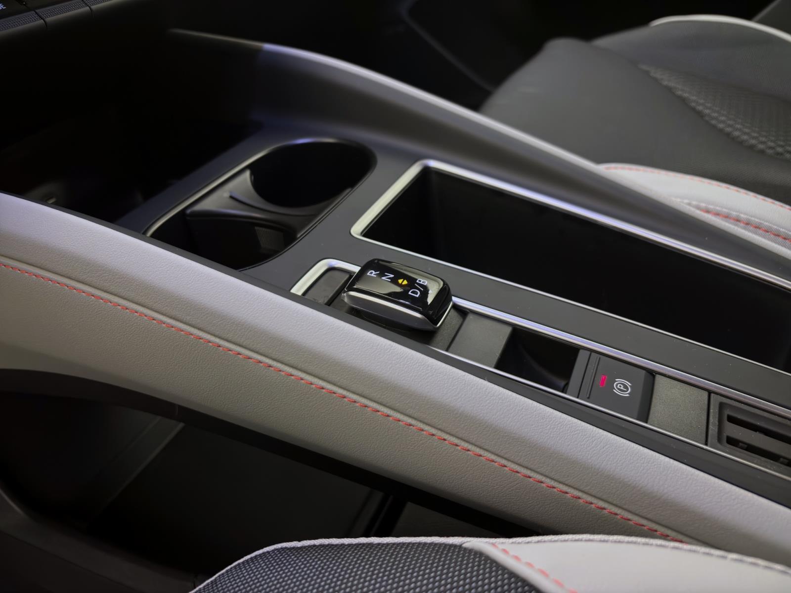Skoda Elroq 85 FIRST EDITION MAXX AHK pACC 21 NAV WÄRMEP. MATRIX