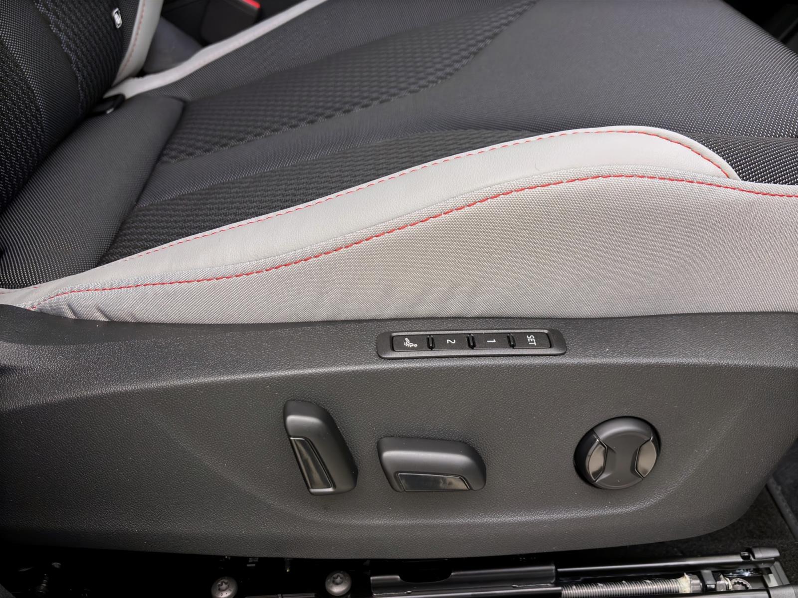 Skoda Elroq 85 FIRST EDITION MAXX AHK pACC 21 NAV WÄRMEP. MATRIX