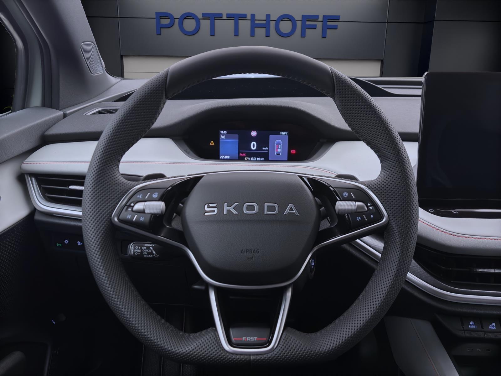 Skoda Elroq 85 FIRST EDITION MAXX AHK pACC 21 NAV WÄRMEP. MATRIX
