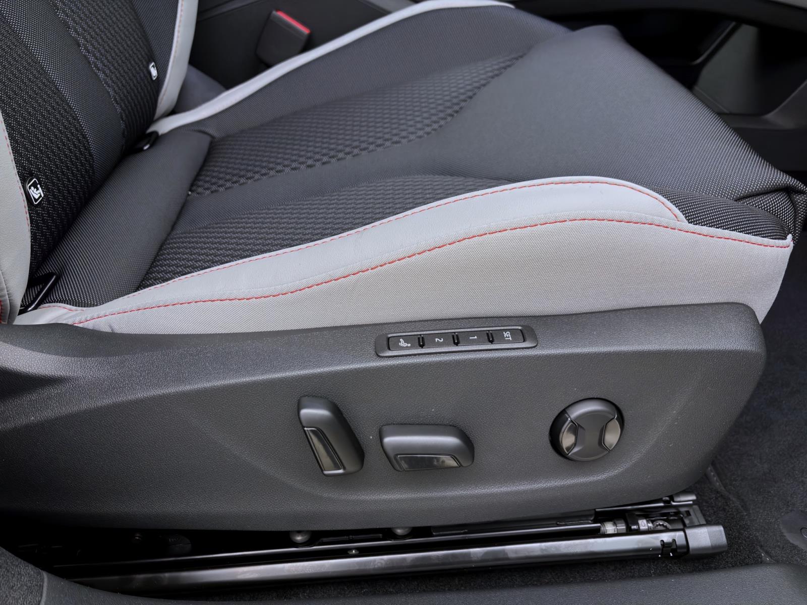 Skoda Elroq 85 FIRST EDITION MAXX AHK pACC 21 NAV WÄRMEP. MATRIX
