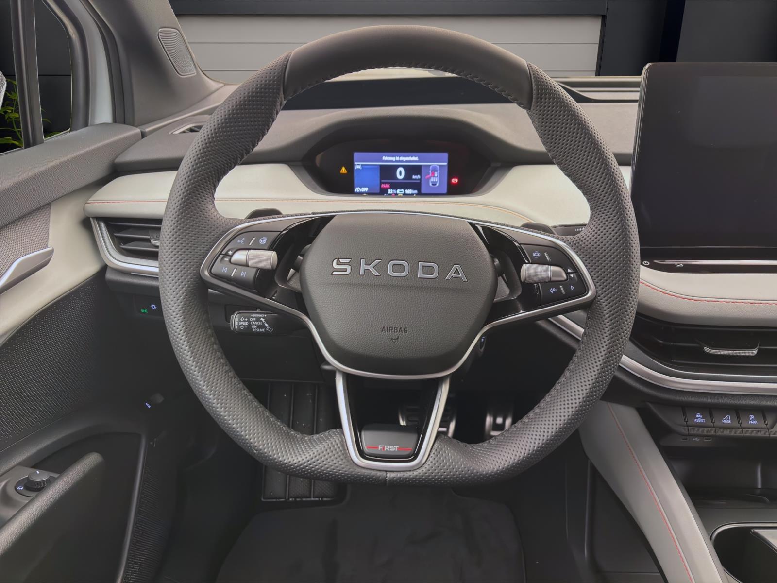 Skoda Elroq 85 FIRST EDITION MAXX AHK pACC 21 NAV WÄRMEP. MATRIX