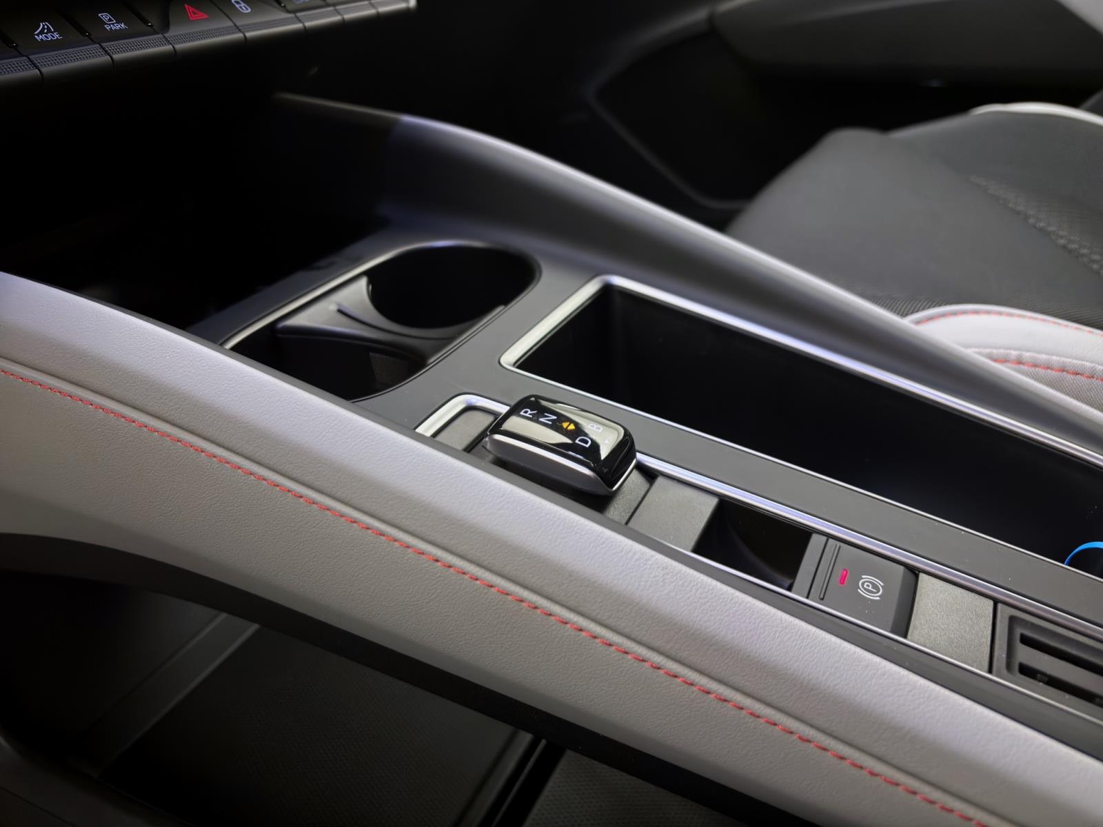 Skoda Elroq 85 FIRST EDITION MAXX AHK pACC 21 NAV WÄRMEP. MATRIX