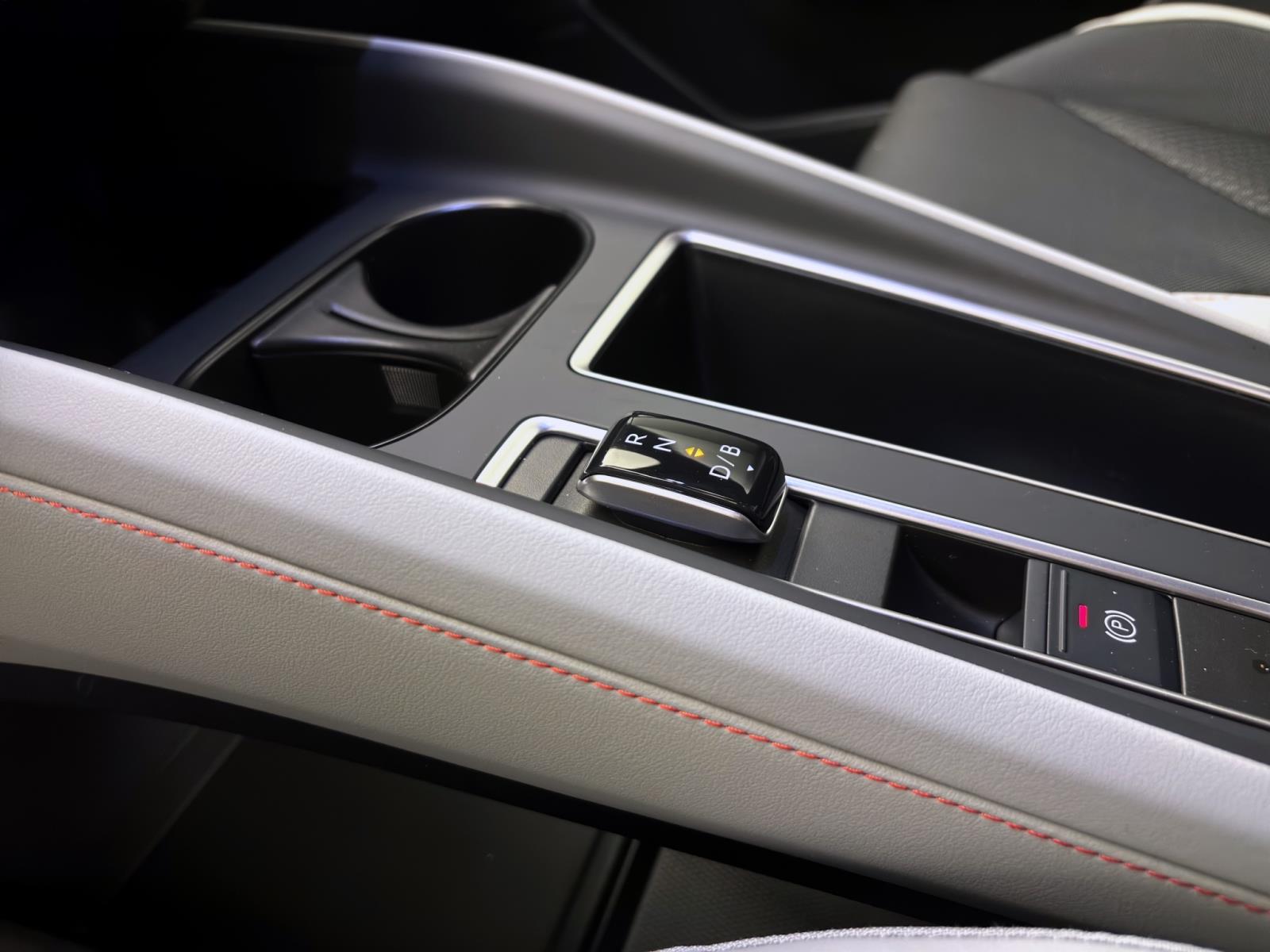 Skoda Elroq 85 FIRST EDITION MAXX AHK pACC 21 NAV WÄRMEP. MATRIX