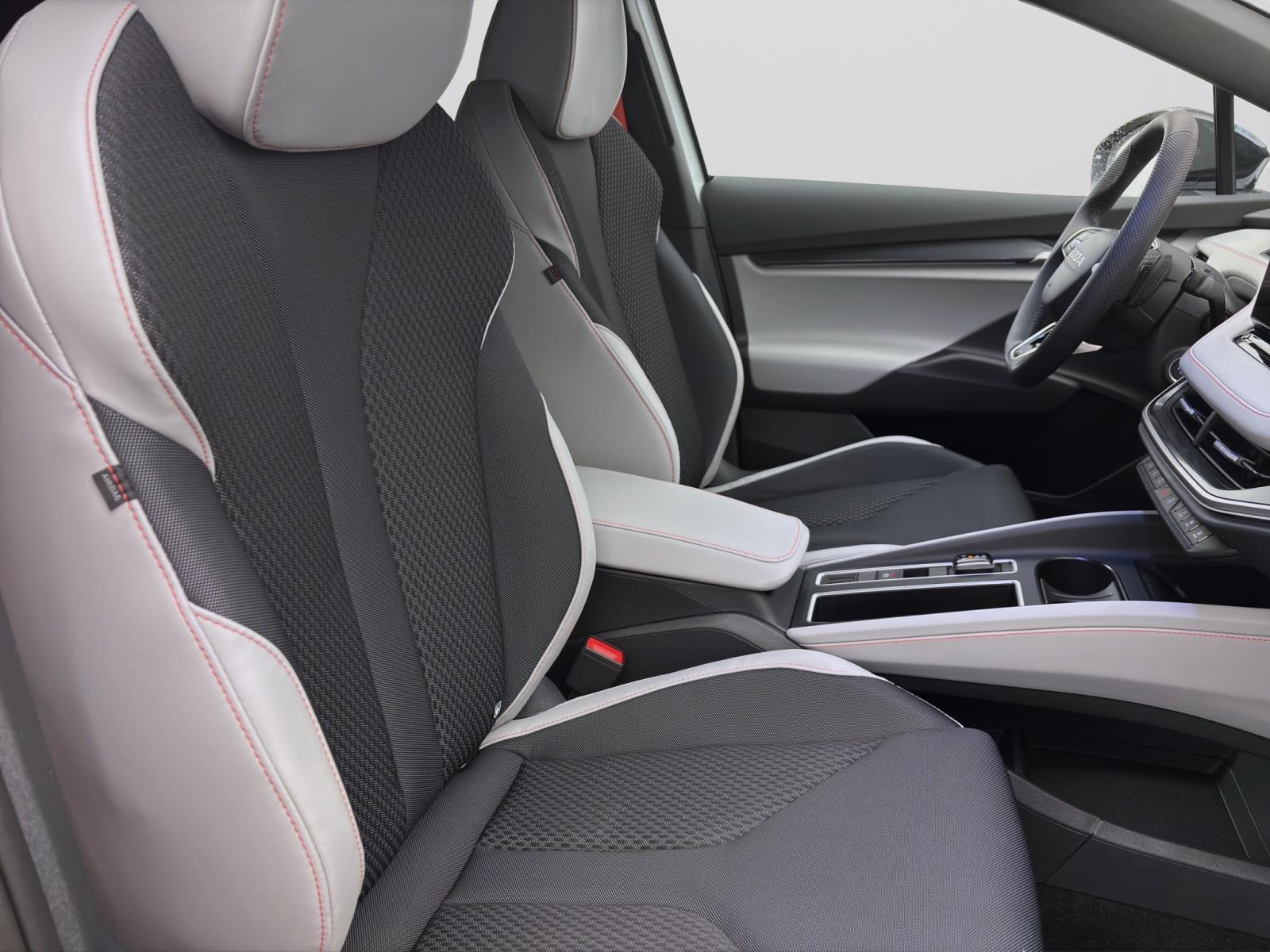 Skoda Elroq 85 FIRST EDITION MAXX AHK pACC 21 NAV WÄRMEP. MATRIX