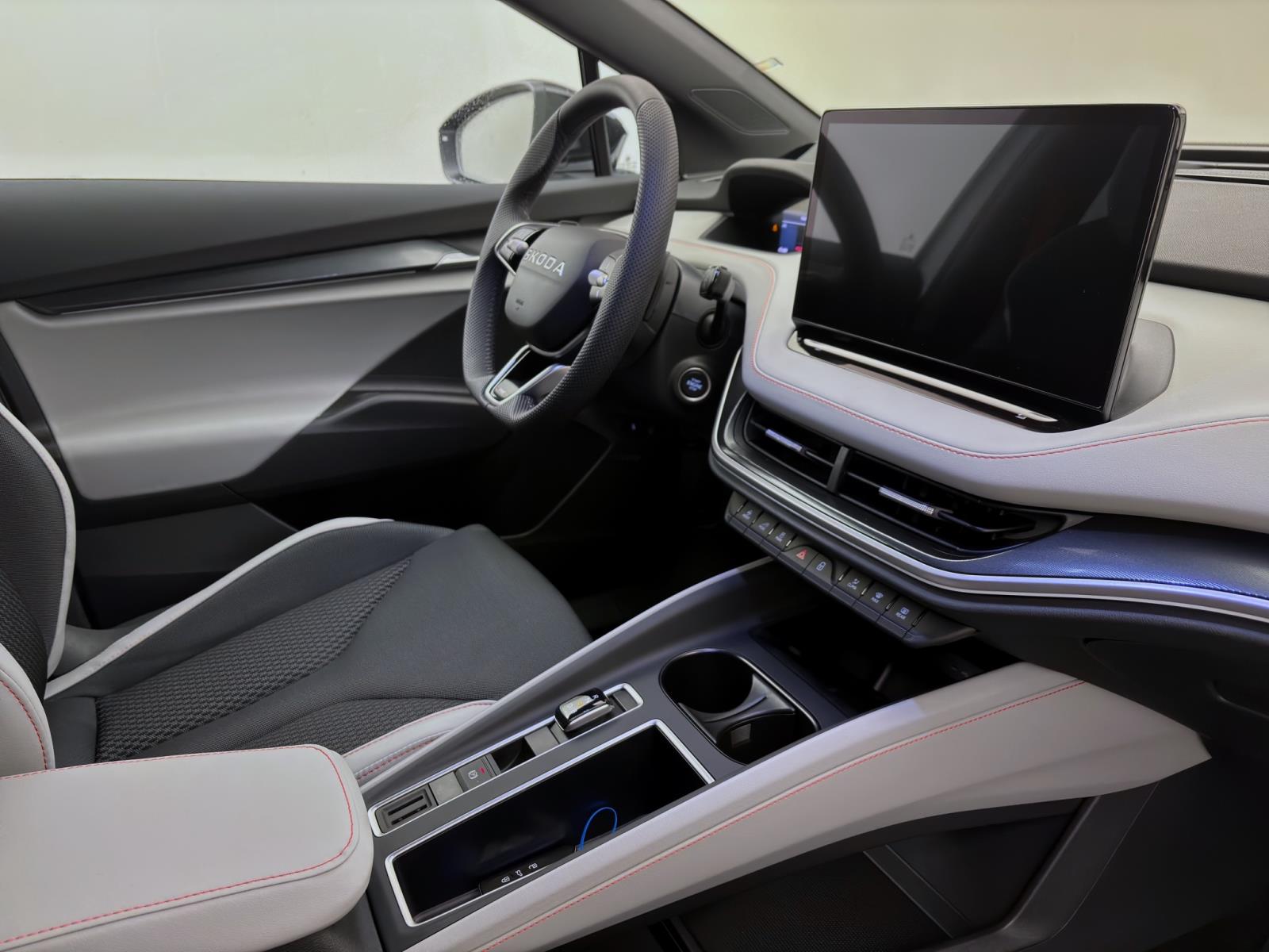 Skoda Elroq 85 FIRST EDITION MAXX AHK pACC 21 NAV WÄRMEP. MATRIX