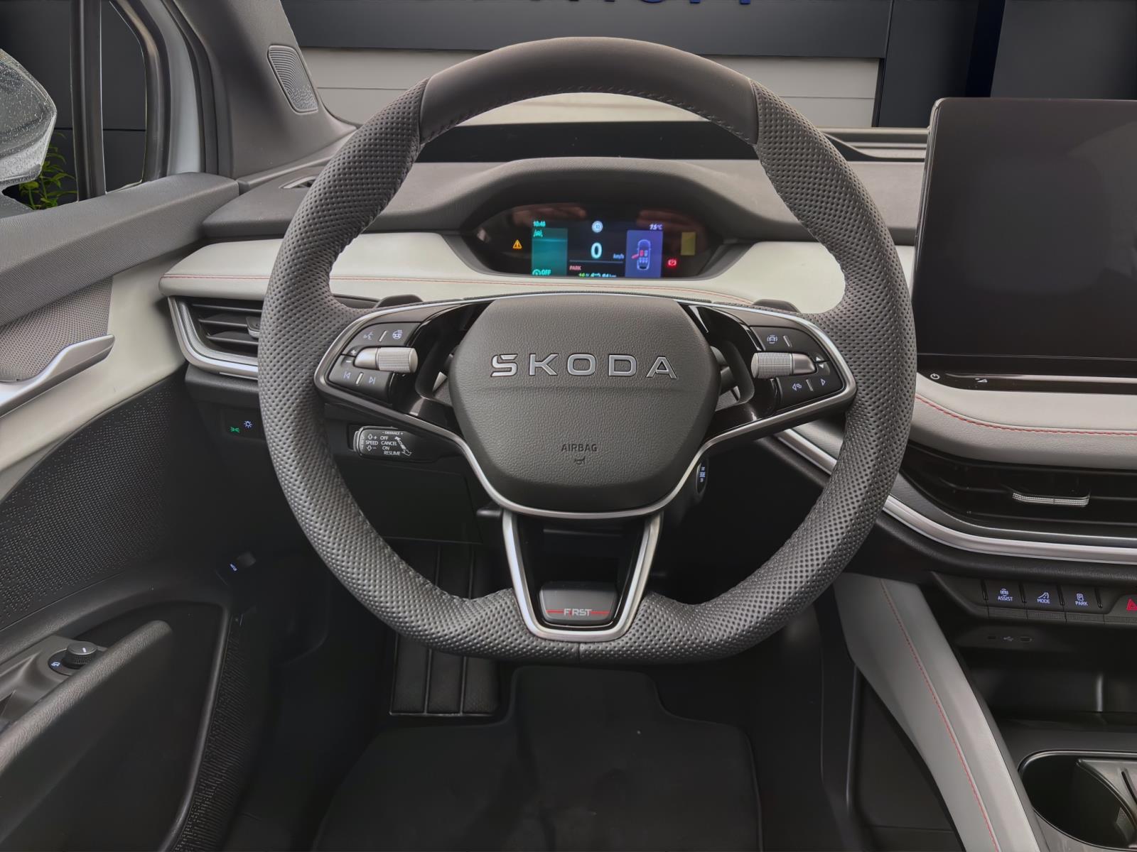 Skoda Elroq 85 FIRST EDITION MAXX AHK pACC 21 NAV WÄRMEP. MATRIX