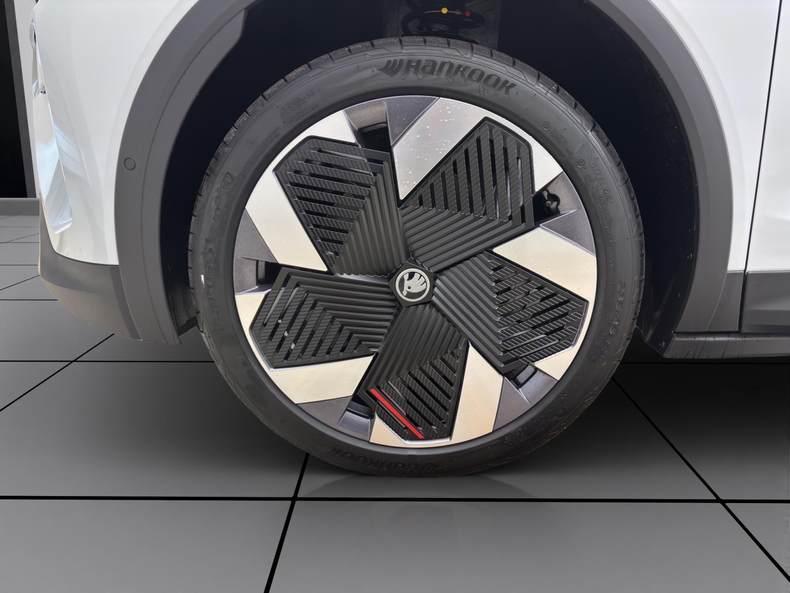 Skoda Elroq 85 FIRST EDITION MAXX AHK pACC 21 NAV WÄRMEP. MATRIX